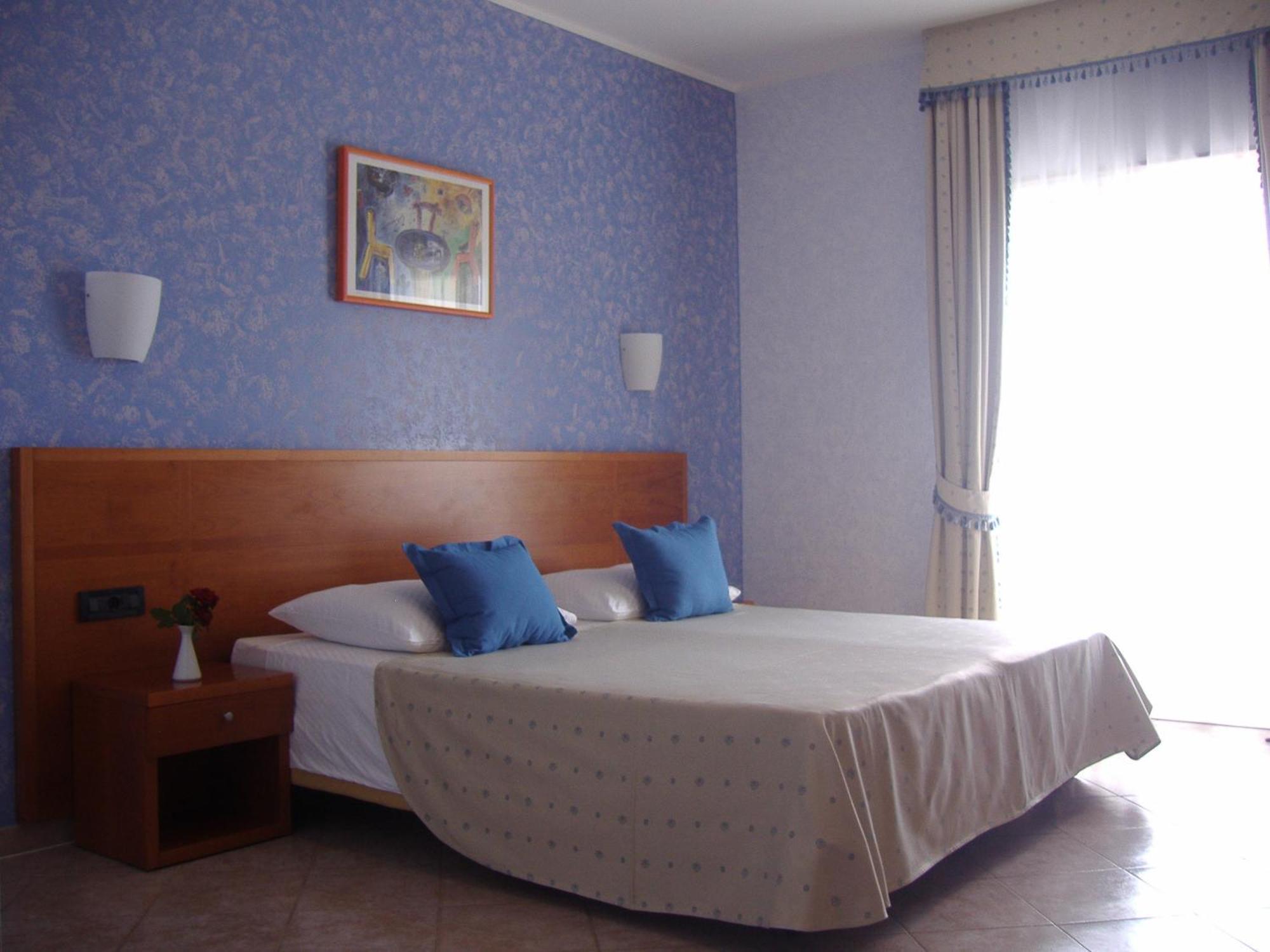 Hotel Zlatni Lav Martinscica  Room photo